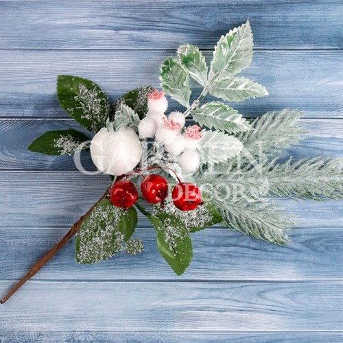 Ветка декор Зимнее чудо ягоды, хвоя и зелень 26см - фото 76223
