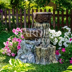 Фонтан садовый с двумя корзинами на камне высота 70см U08969