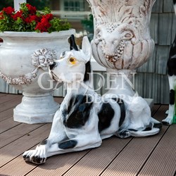 Фигура садовая  Собака Дог лежит чёрно-белый F01005
