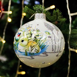 Шар ёлочный Зайчик под кустиком 80мм